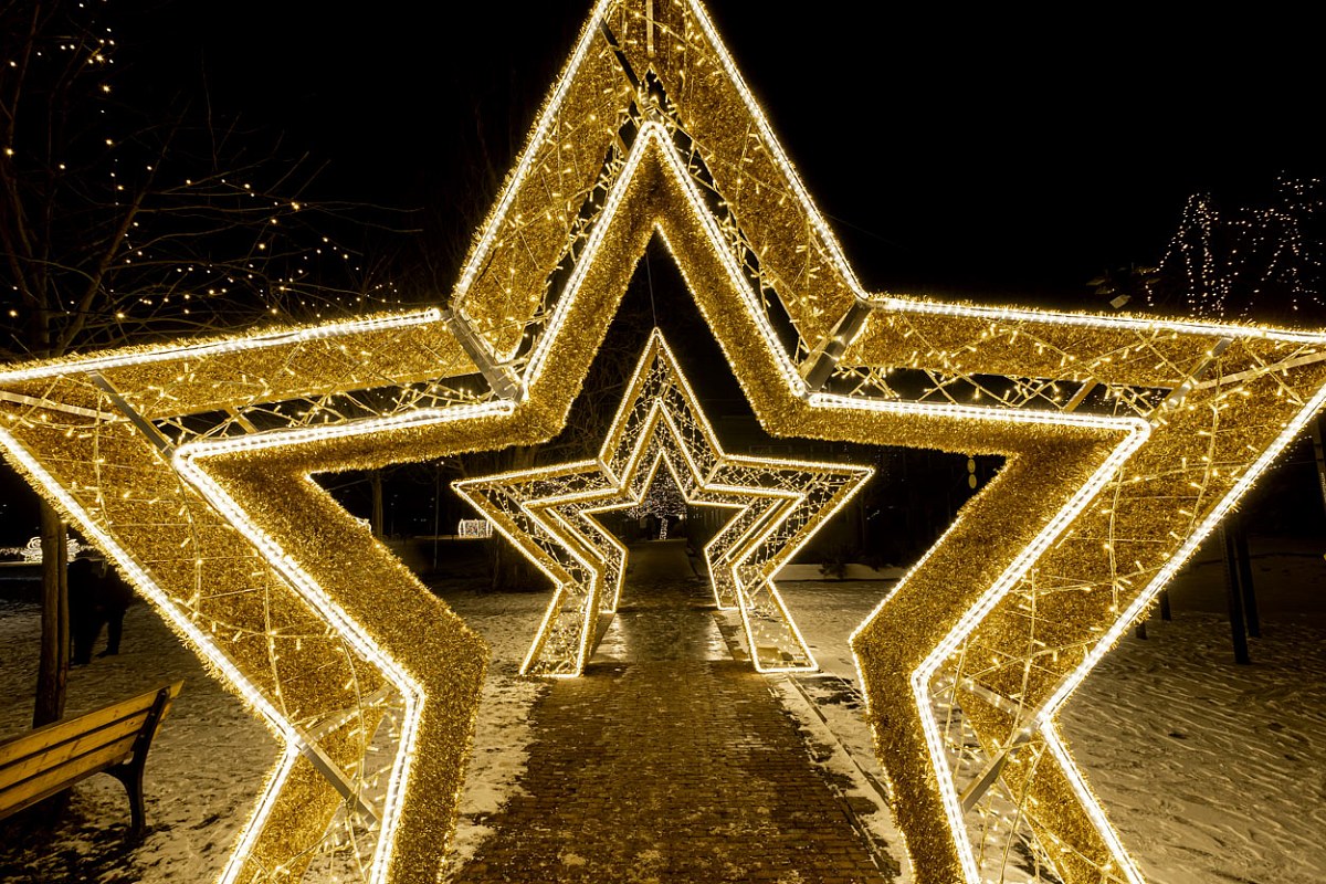 LED-svetelna-brana-hvezda-monument-01