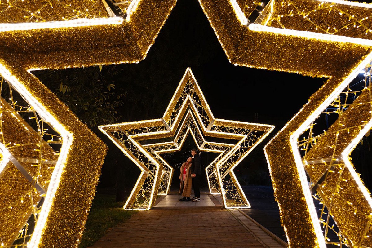 LED-svetelna-brana-hvezda-monument-02