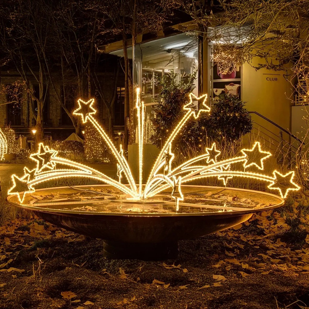 3D LED světelná fontána 310 × 310 cm, teple bílá