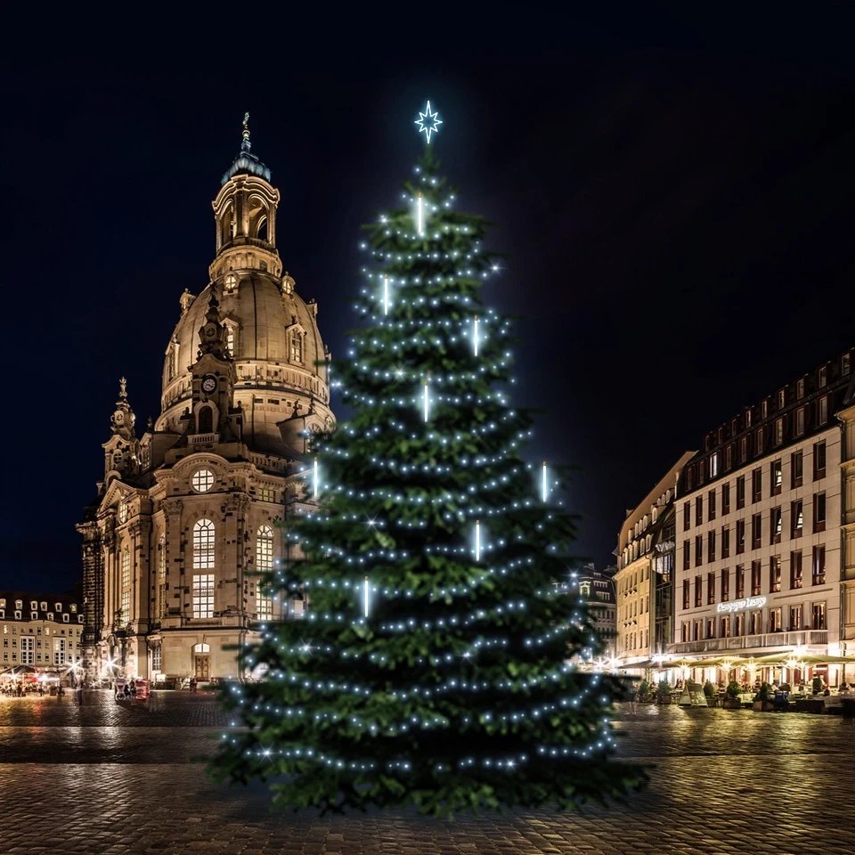Kit d'éclairage LED pour arbres de Noël de 18 à 20 m de haut, blanc glacé avec neige tombante
