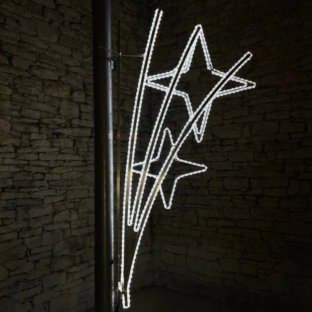 VO LED motif lumineux 2 étoiles d'orion avec tiges, 170 x 100 cm