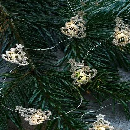 Télécharger - Décoration, chaîne lumineuse, arbres dorés