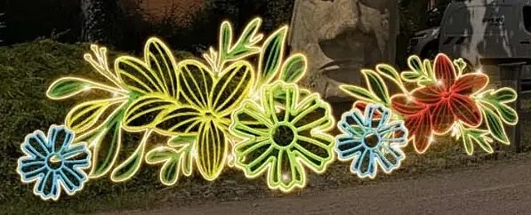 Fleurs lumineuses 2D LED, plastique coloré, 495 × 180 cm, blanc chaud, debout, imprimées en 3D, aluminium
