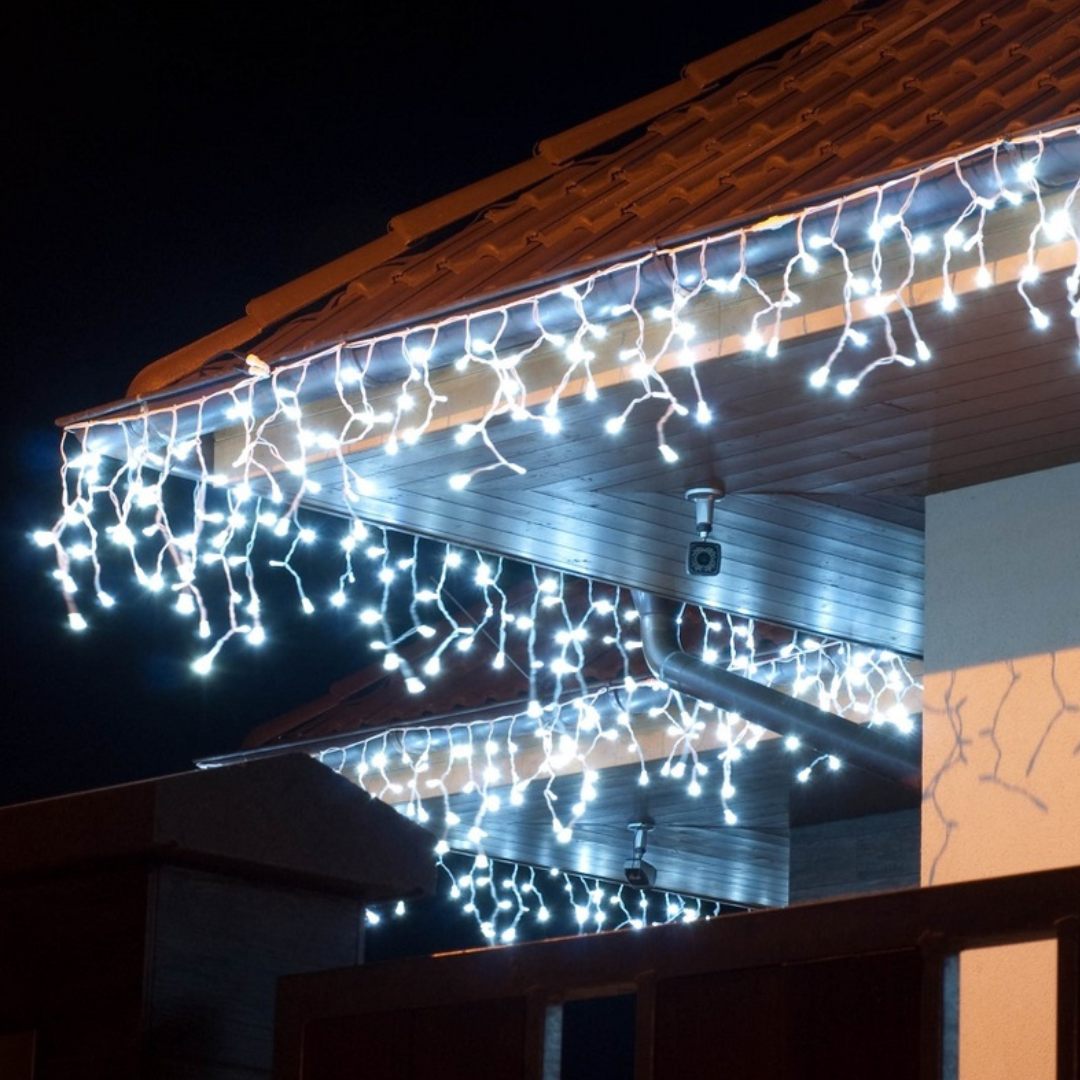 Glaçons LED d'extérieur Easy Fix, lumineux, FLASH, 300 × 50 cm, blanc glacé, 114 diodes, IP67, câble blanc, raccordables entre eux