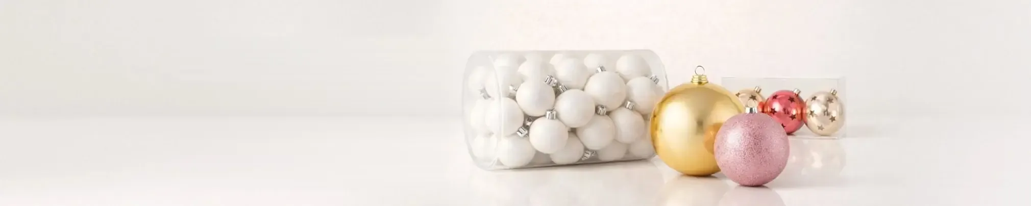 Sets de boules de Noël blanches, dorées et roses